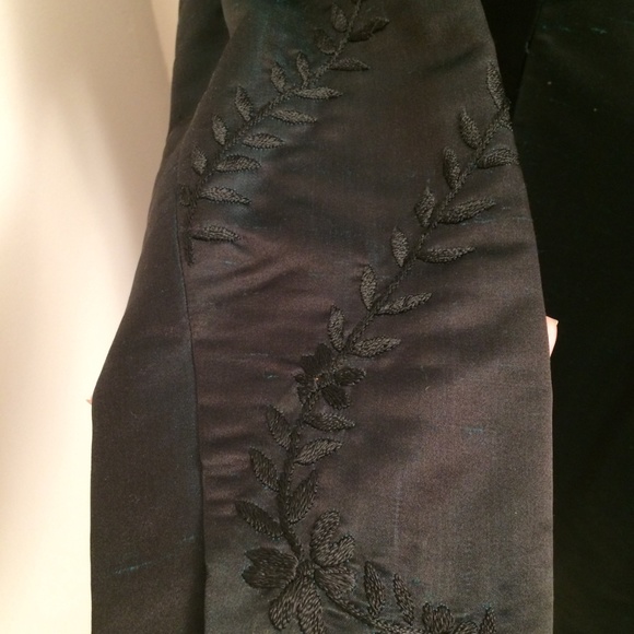 Silk suit - Picture 5 of 6